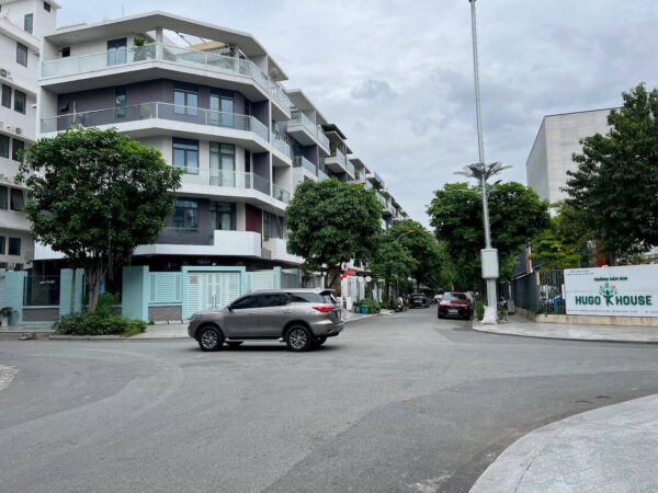 bán nhà vạn phúc city