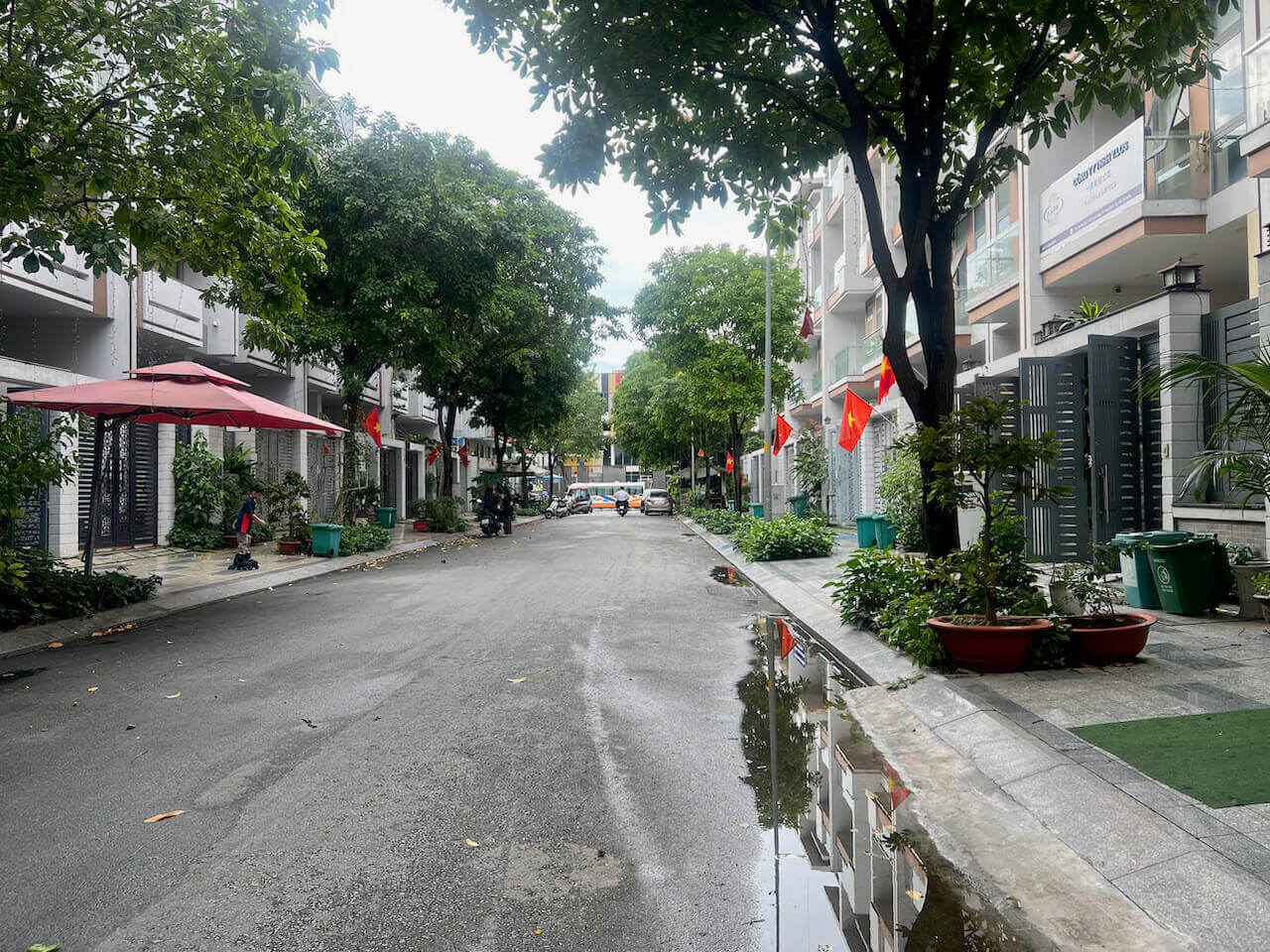 bán nhà vạn phúc city