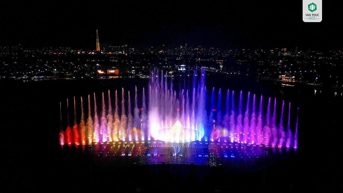 Lễ hội ánh sáng được tổ chức tại Vạn Phúc City