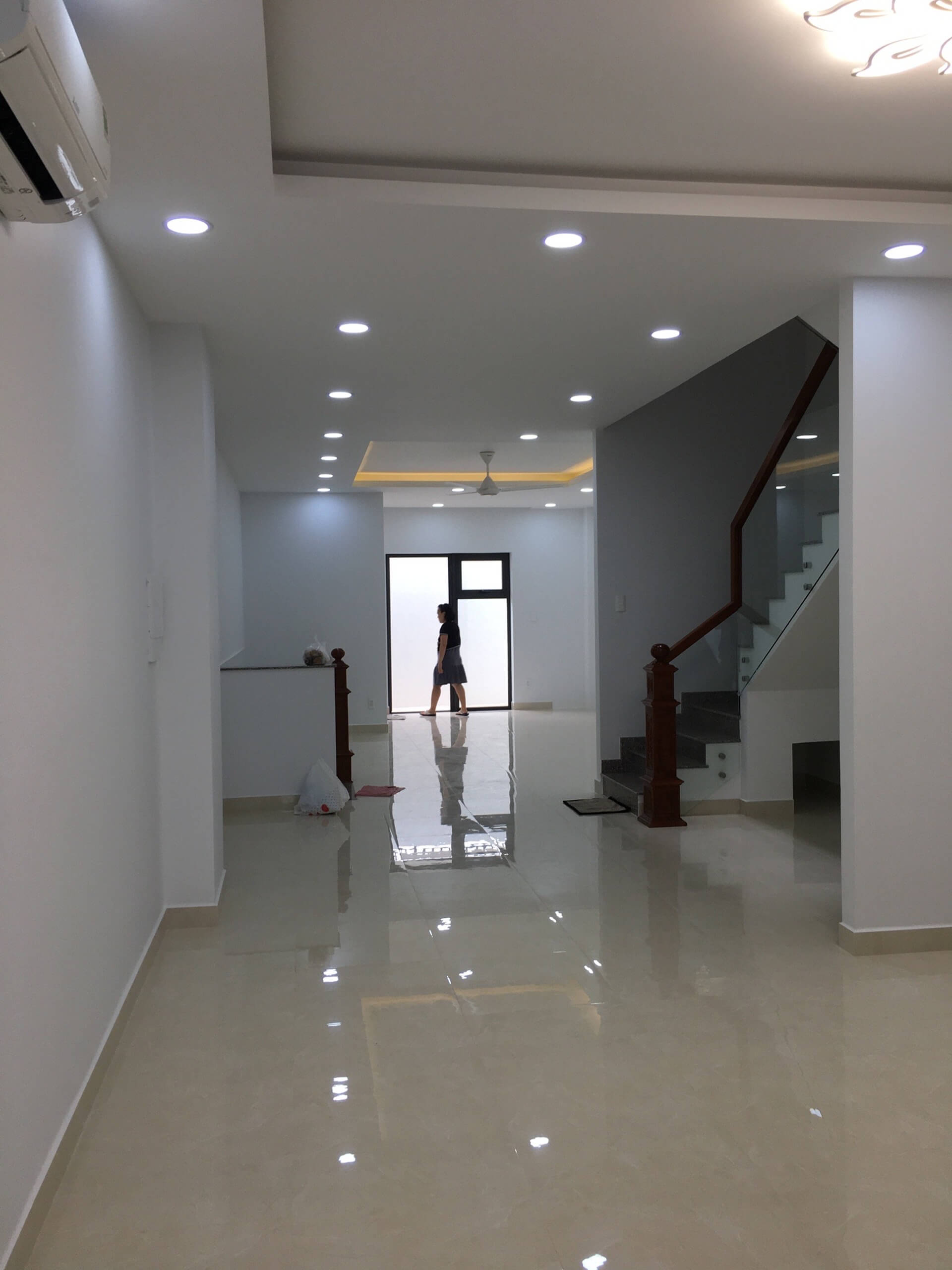 bán nhà vạn phúc city