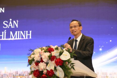 TS Cấn Văn Lực phát biểu tại hội nghị về xu hướng bất động sản trong tương lai