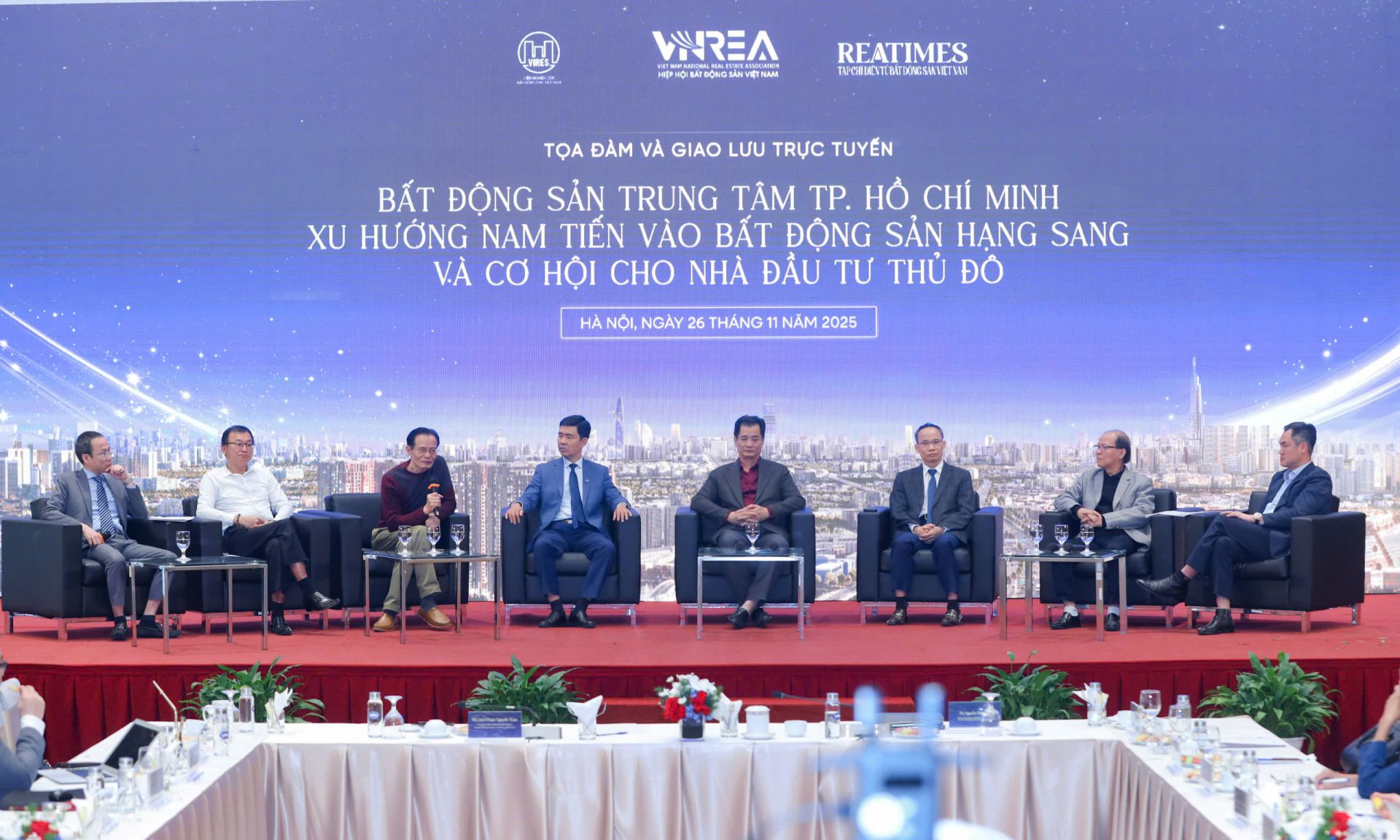 Các chuyên gia tham gia phiên tọa đàm dự đoán xu hướng bất động sản