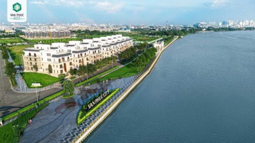 Cảnh quan mặt nước là giá trị vô giá khi chọn mua nhà tại đây.