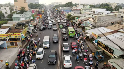 Nỗi lo kẹt xe kinh niên tại 'nút thắt' Quốc lộ 13- Người dân trông chờ từng ngày dự án nâng cấp về đích. (1)