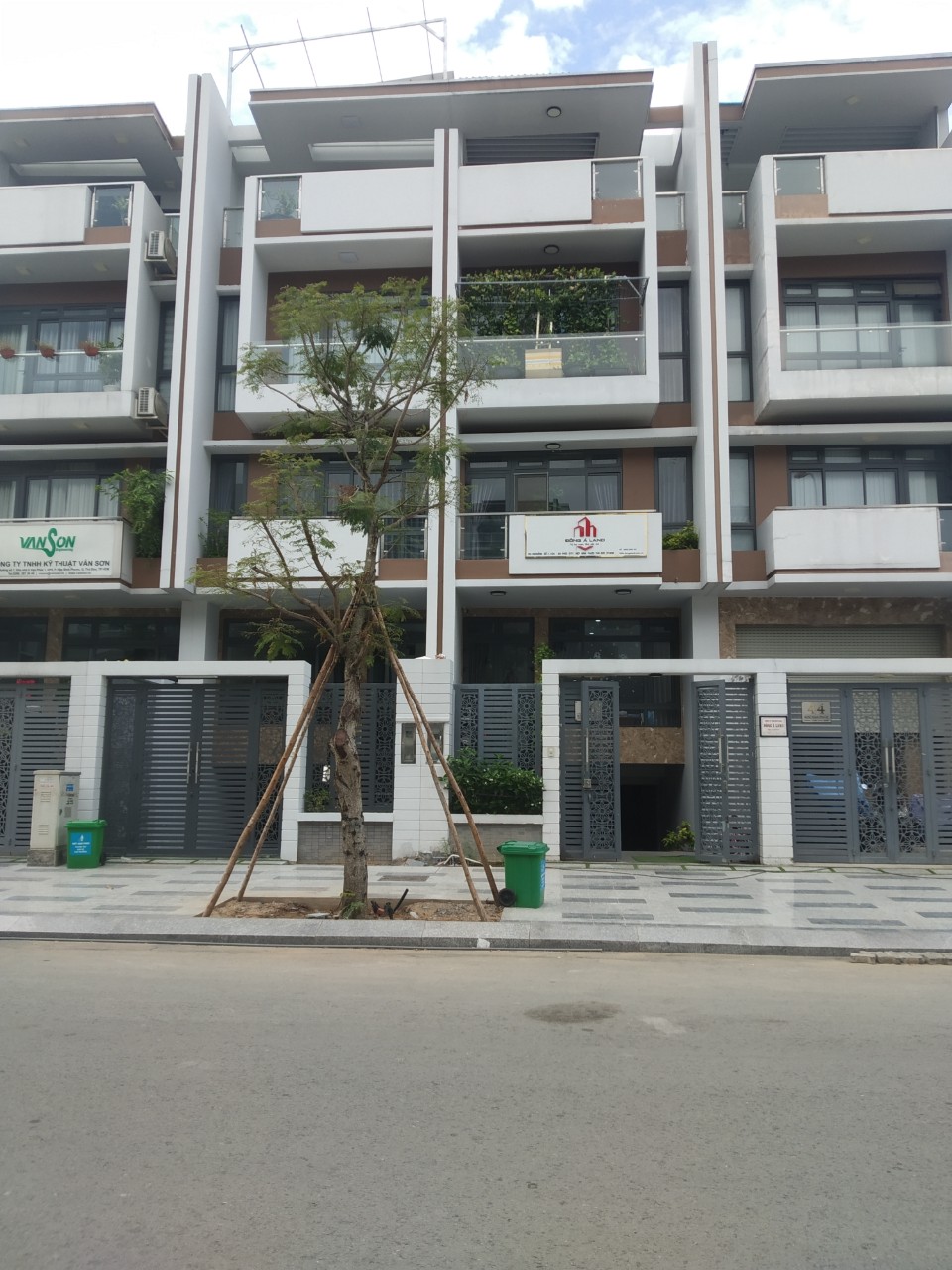 cho thuê nhà vạn phúc