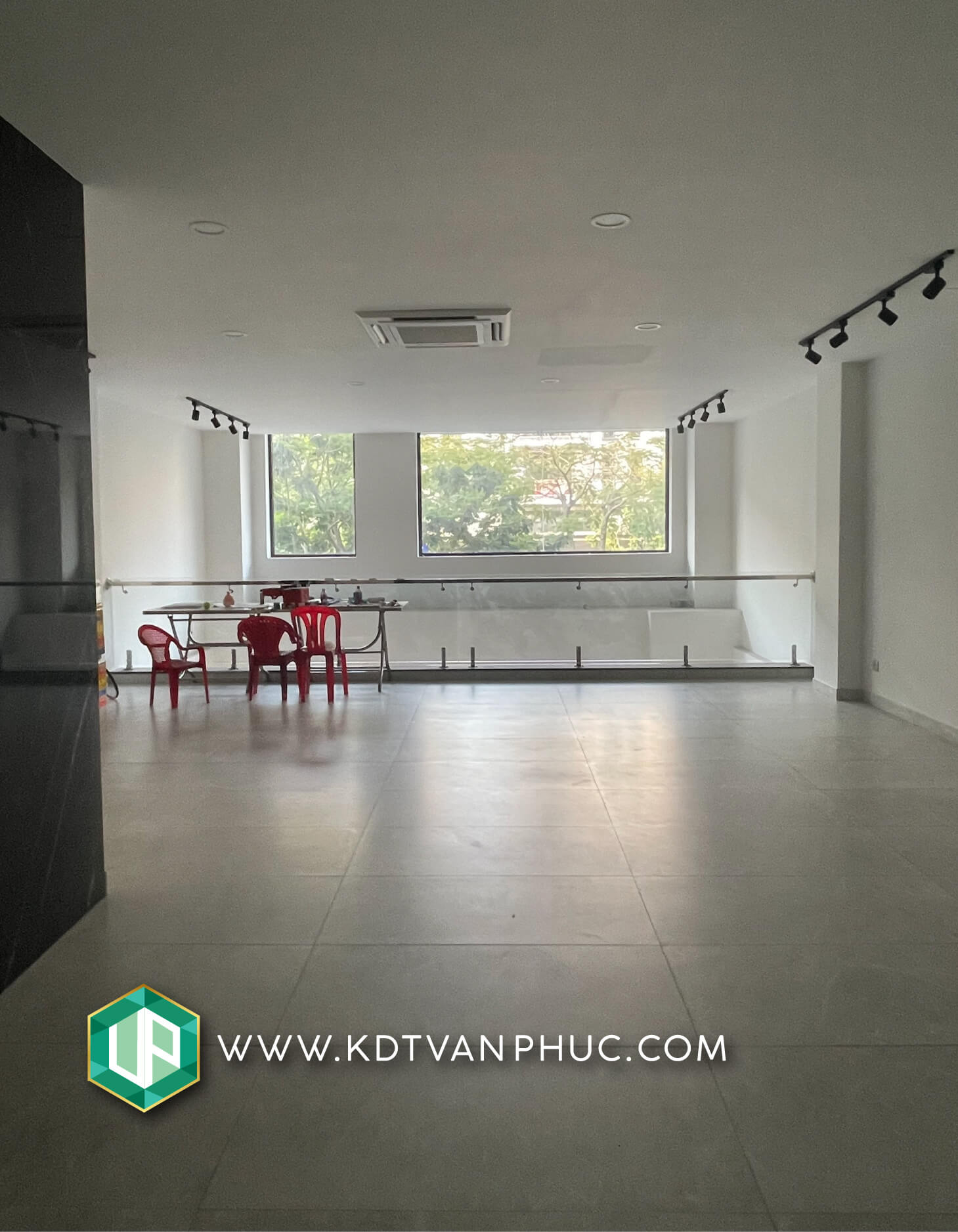 Cho thuê mặt bằng shophouse Vạn Phúc City