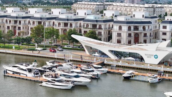 Bến du thuyền Van Phuc City (Marina Royal)